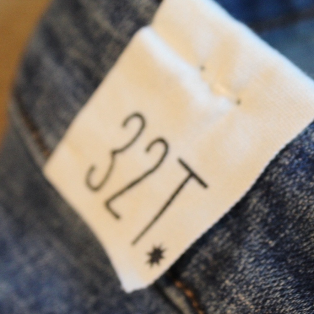 Cosmic Blue Love Women’s Jeans Guthrie Wash Straight Leg Size 32T NWT - Picture 6 of 9